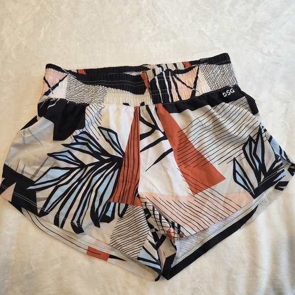 DSG Pants - DSG Women Stride High-Rise Printed Athletic Shorts - Static Palms Pattern Small